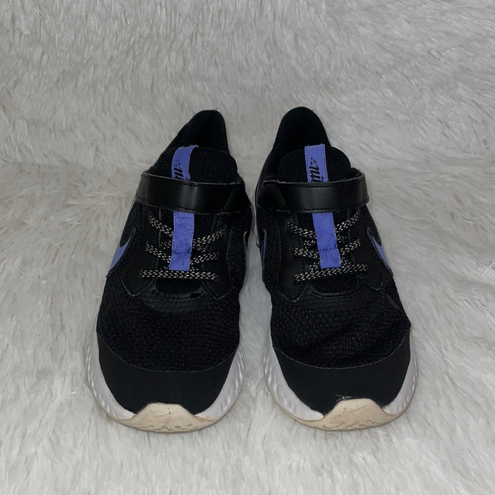 Girls Nike shoes